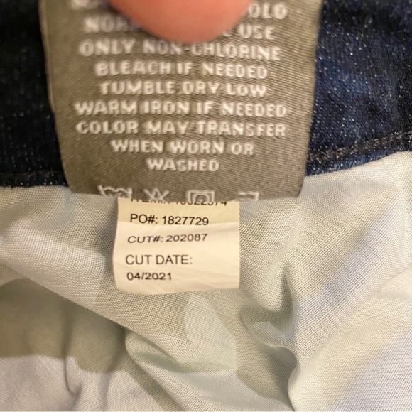 Torrid 20 NWT Boyfriend Straight Jeans Mid Rise Womens Stretch New With Tags - Picture 12 of 16